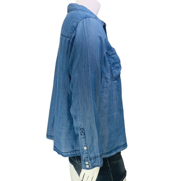 NEW Torrid Womens Chambray 2 Pocket Button Shirt Indigo Tencel Plus Size 2 | 2X - Picture 8 of 13